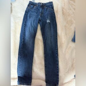 Woman Levi blue jeans